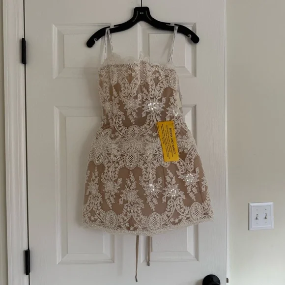 chinese dress ladies Paris Maraya Lace Gloves  BRONX BANCO